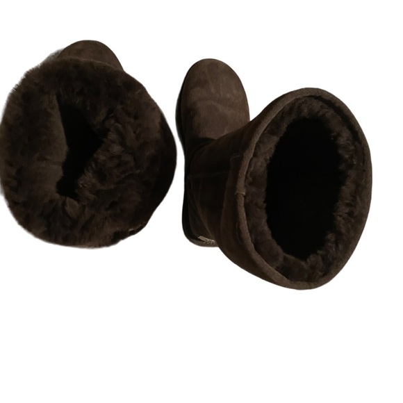 New Condition Ugg Classic Tall Boot, Size 7, Style Number 5815 - Picture 6 of 8